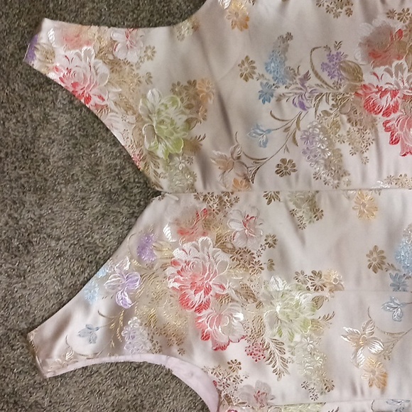 BETSY'S THINGS beaded silky dress - size 8 - floral - Picture 8 of 9